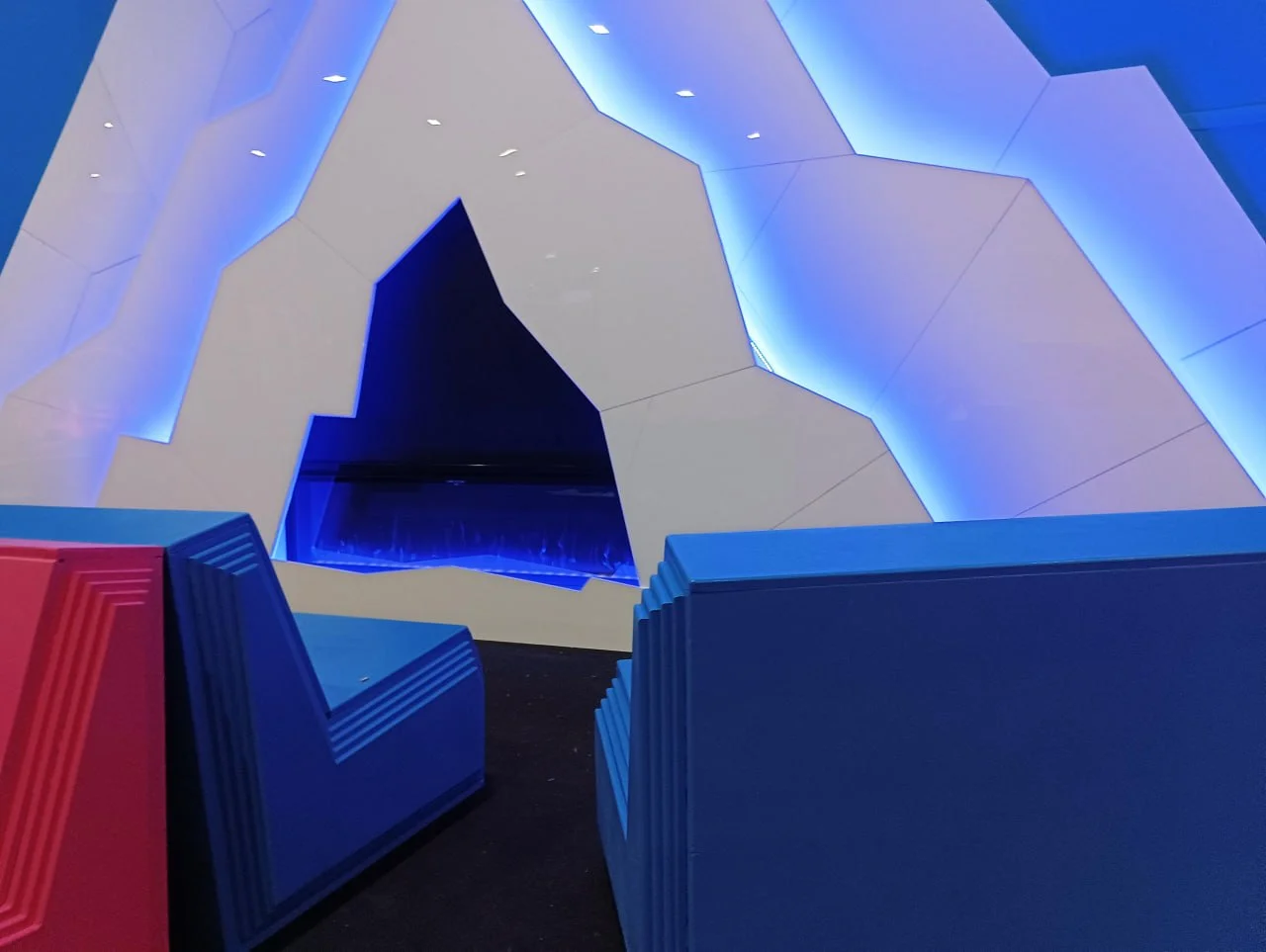 Камин «Айсберг» — вид сбоку