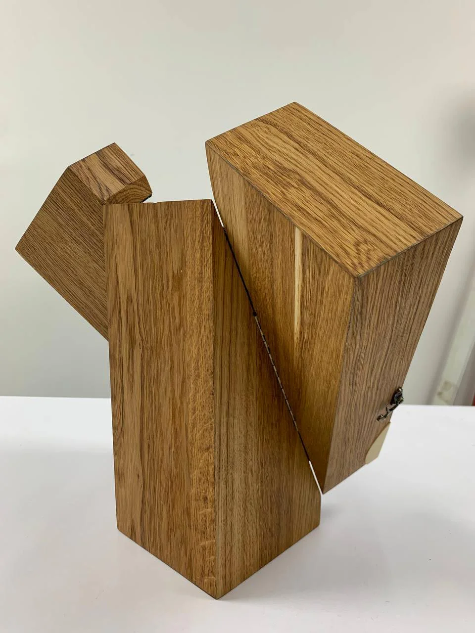 Футляр из дуба — закрытый вид, диагональный разрез